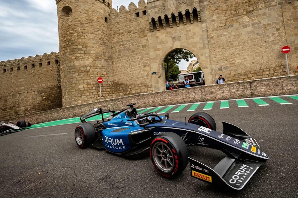 “Formula 2”: Bakı trekində sprint yarışı başa çatdı
