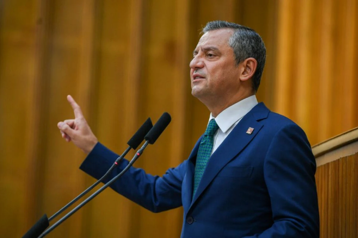 Özgür Özel yenidən CXP-nin sədri seçildi
