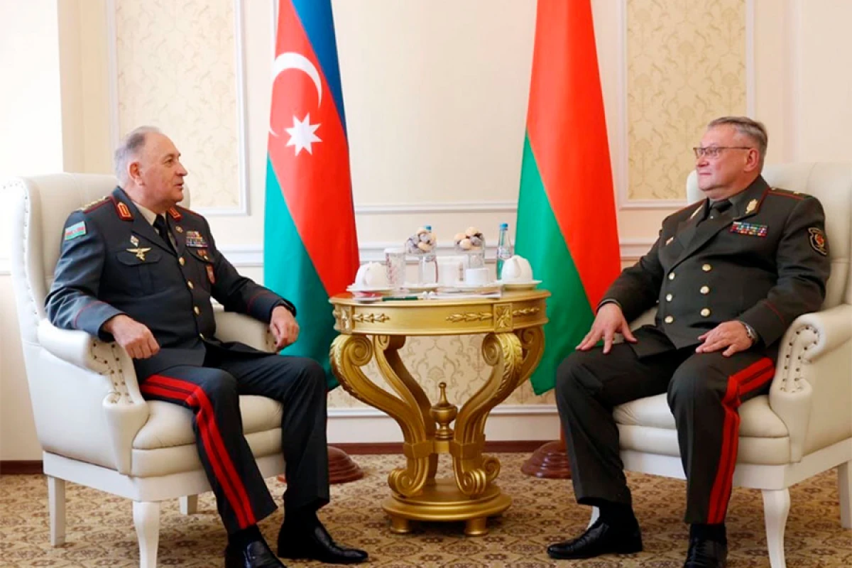 Baş Qərargah rəisi belaruslu həmkarı ilə görüşdü