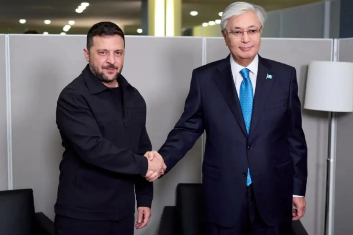 Tokayev Zelenski ilə görüşdü