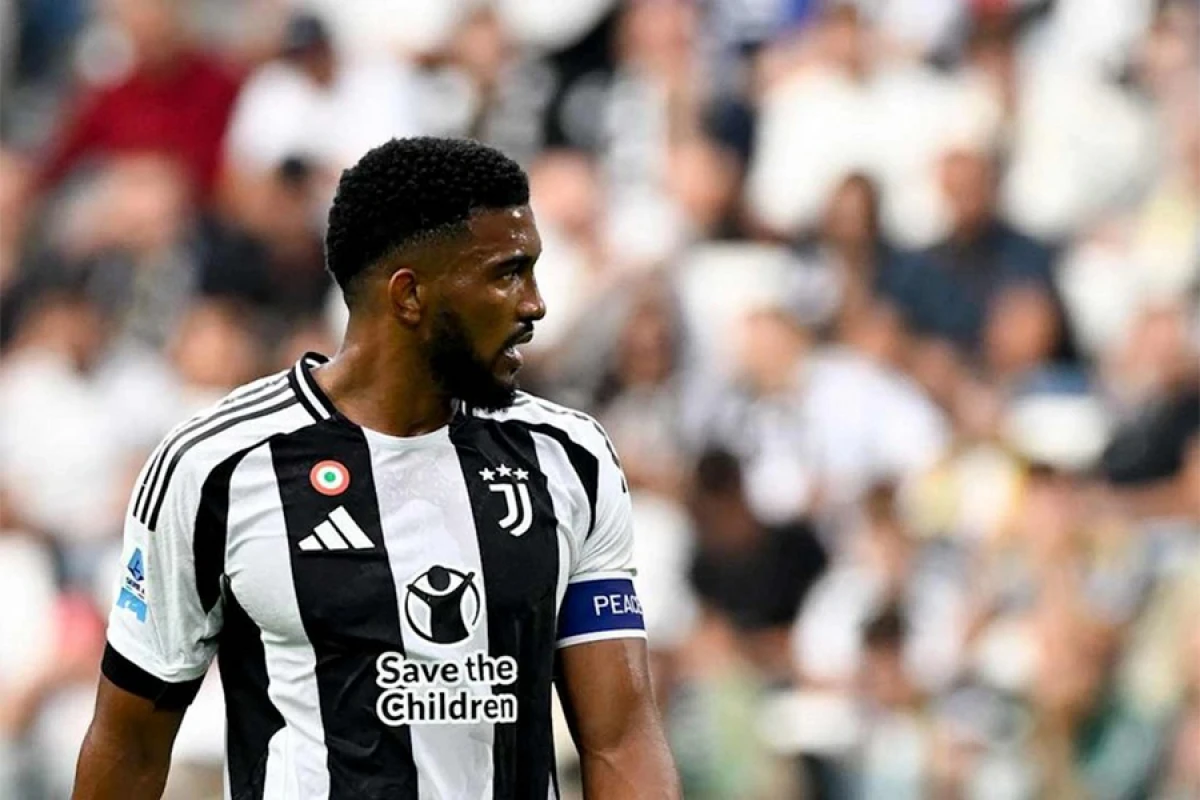 "Çelsi" "Yuventus"un müdafiəçisini transfer etmək istəyir