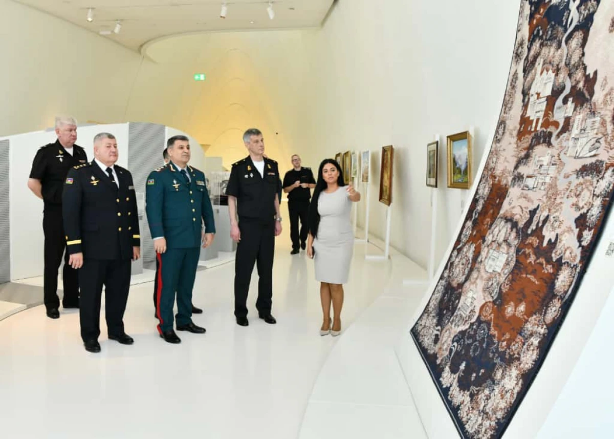 Rusiyanın "Rəsul Həmzətov" sərhəd gözətçi gəmisi Bakı limanına gəldi — 3