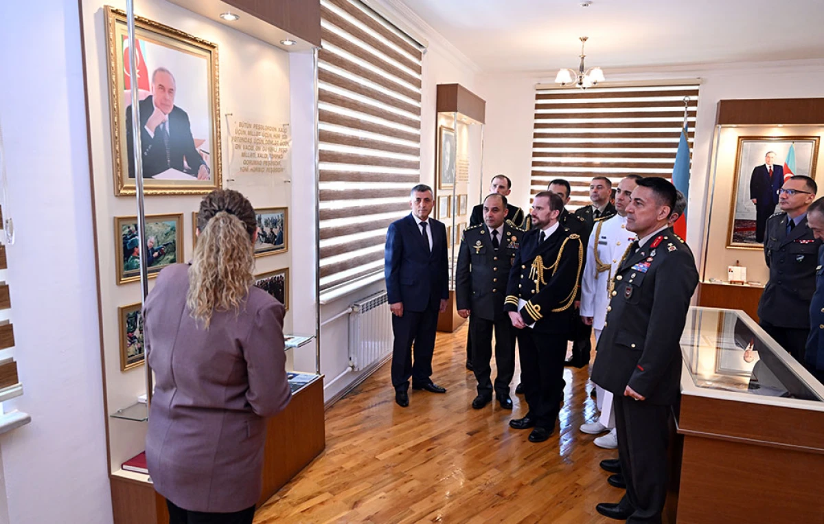 Xarici ölkələrin hərbi attaşeləri Heydər Əliyev adına Hərbi İnstitutda oldular — 5