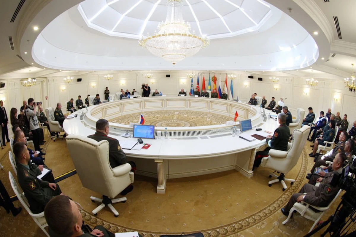Baş Qərargah rəisi MDB Silahlı Qüvvələrinin Qərargah Rəisləri Komitəsinin iclasında iştirak etdi — 1