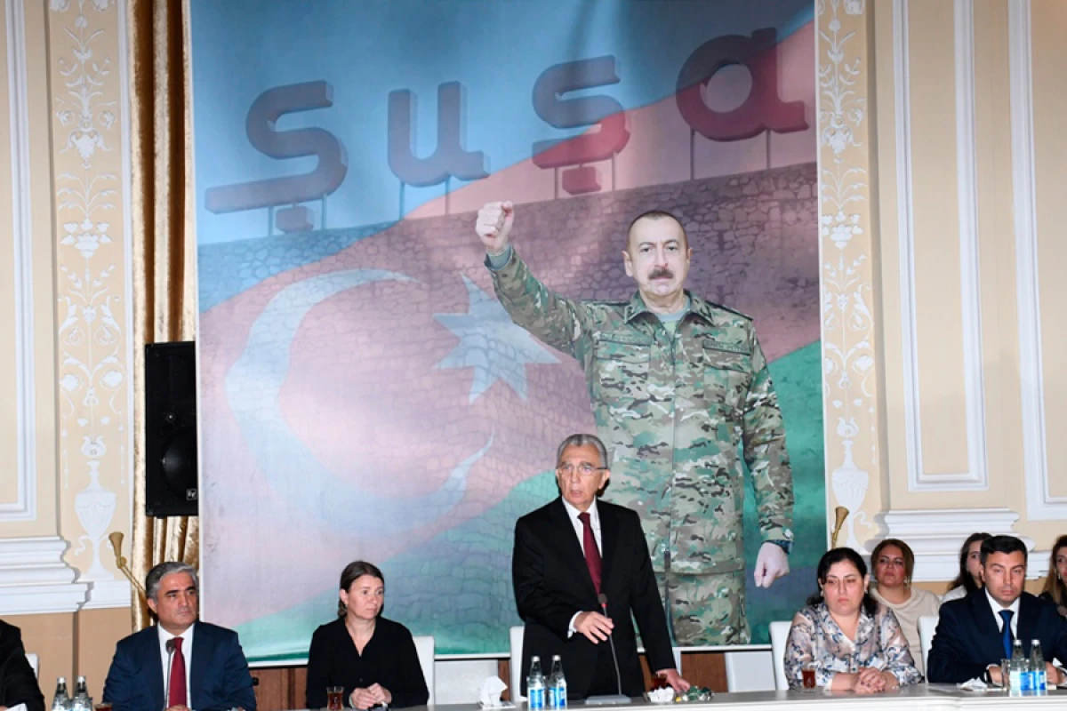 Eldar Əzizov şəhid ailələri ilə görüşdü