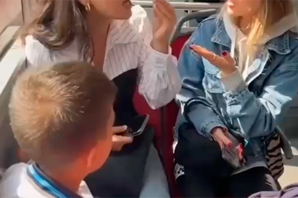 İctimai nəqliyyatda zorakılıq: Bu cür səhnələr uşaqlara necə təsir edir?
