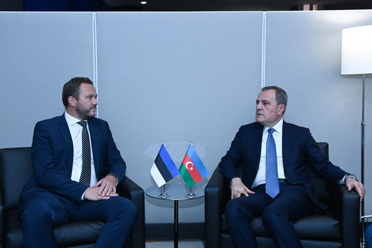 Azərbaycan və Estoniya XİN rəhbərləri görüşdü