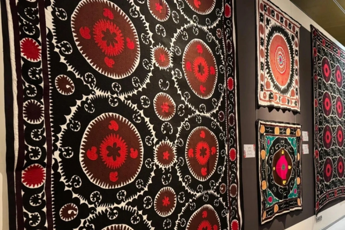Bakıda "Tacik tikmə dünyası" adlı sərgi açıldı
