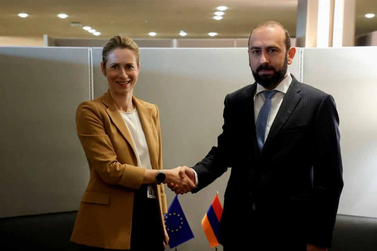 Mirzoyan Kallasla görüşdü