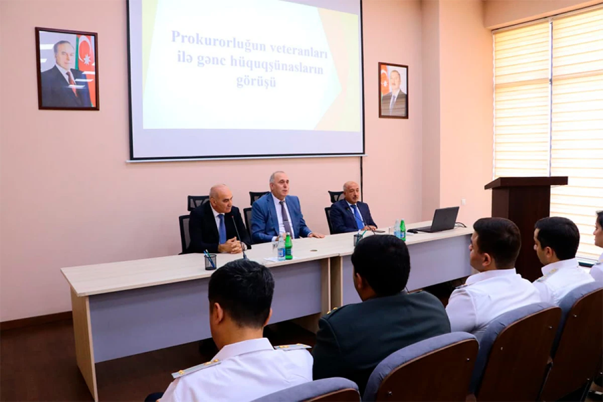 Gənc prokurorluq işçiləri ilə görüş keçirildi