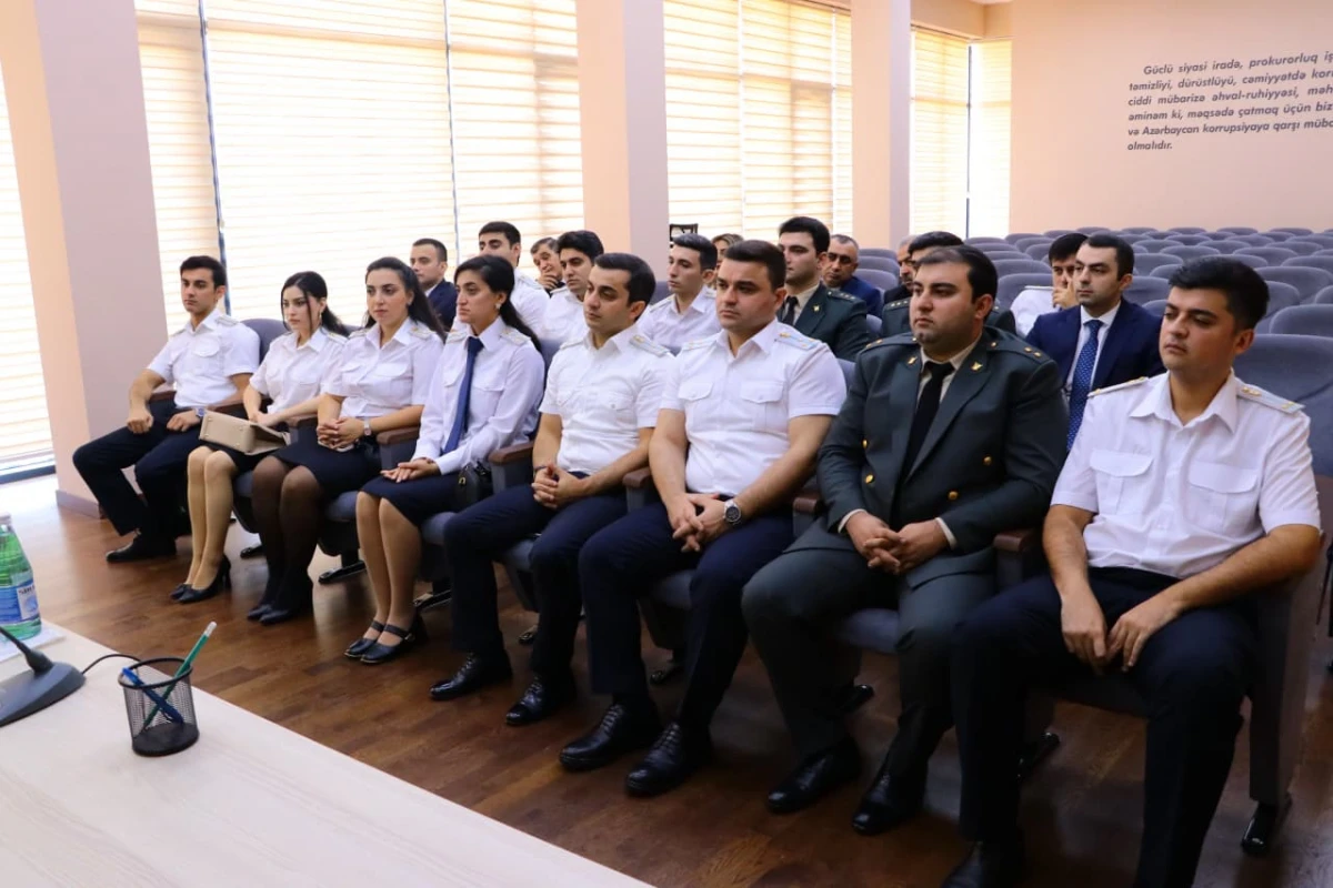 Gənc prokurorluq işçiləri ilə görüş keçirildi — 2