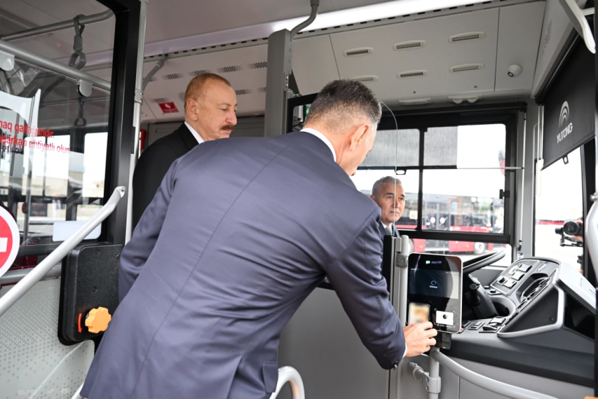 Prezident İlham Əliyev “BakuBus” MMC-nin Gəncə Avtoparkının açılışında iştirak etdi — 3