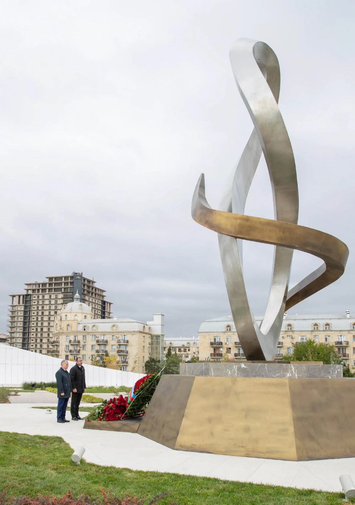 Əli Nağıyev və Orxan Sultanov Zəfər parkını ziyarət etdilər — 2