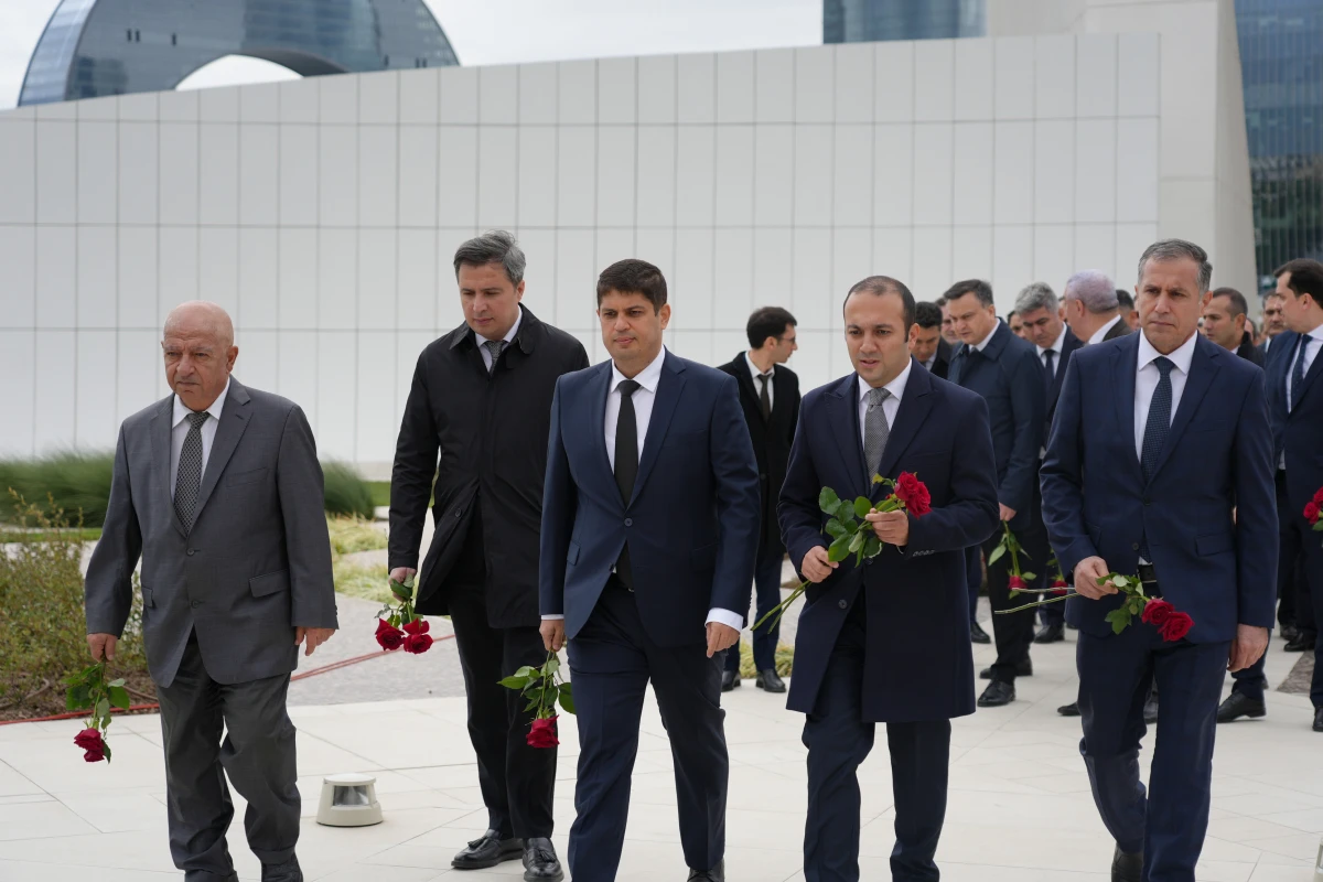 Ədliyyə Nazirliyinin kollektivi Zəfər parkını ziyarət etdi — 3