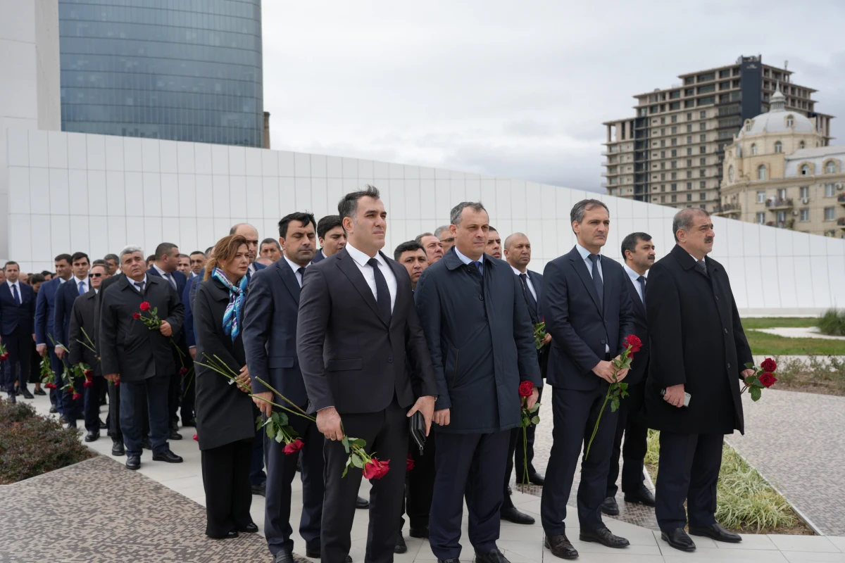 Ədliyyə Nazirliyinin kollektivi Zəfər parkını ziyarət etdi — 5