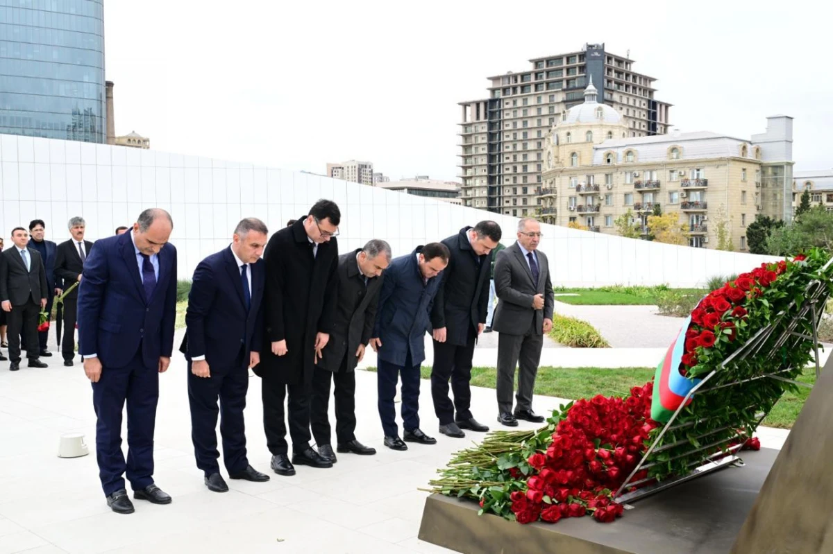 Mədəniyyət Nazirliyinin kollektivi şəhidlərin xatirəsini yad etdi — 3