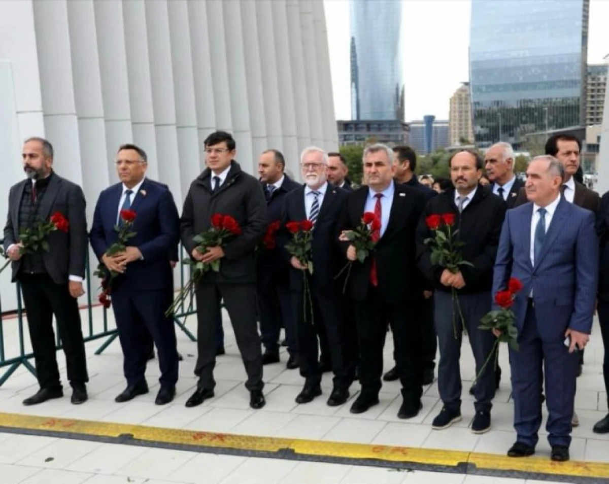 Azərbaycanda səfərdə olan türkiyəli rektorlar Zəfər parkını ziyarət etdilər