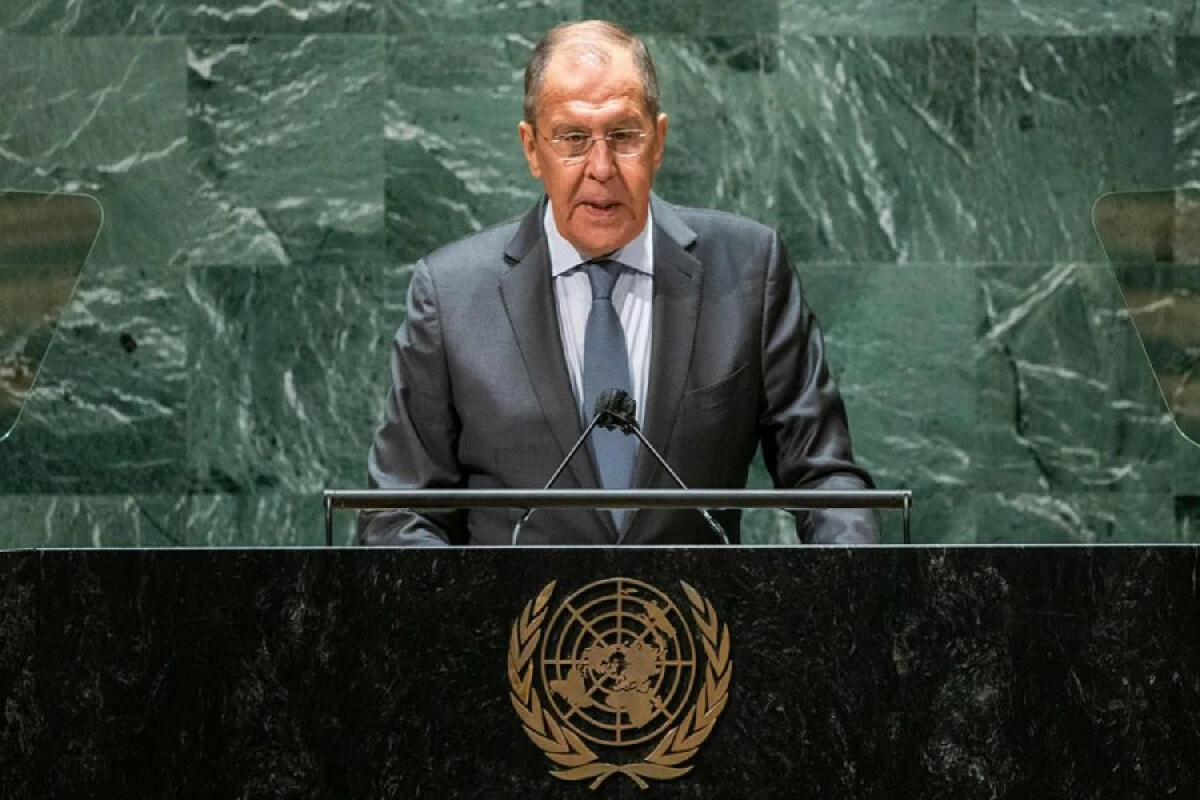 Lavrov ingilis dilində suala cavab vermədi