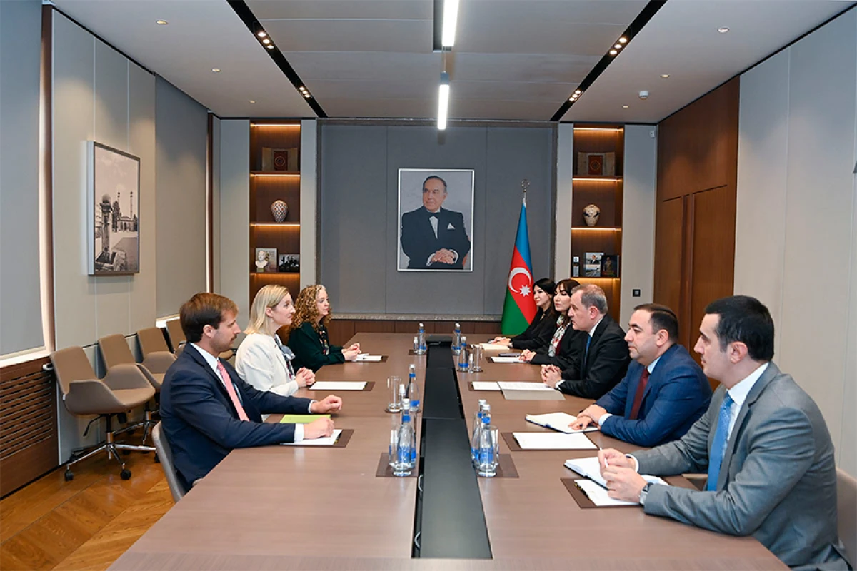 Ceyhun Bayramov ABŞ rəsmisi ilə beynəlxalq təhlükəsizliyi müzakirə etdi