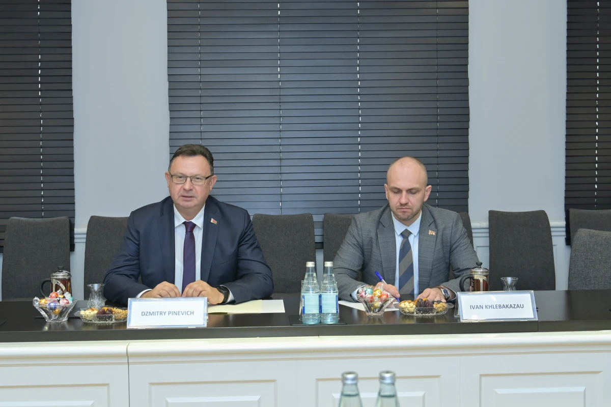 Elm və təhsil naziri Belarus səfiri ilə görüşdü — 1