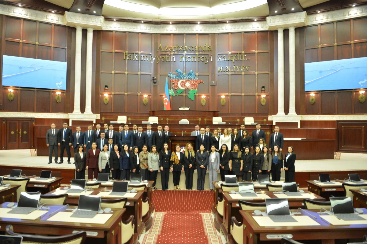 Milli Məclisdə hakimliyə namizədlərlə görüş keçirildi — 1