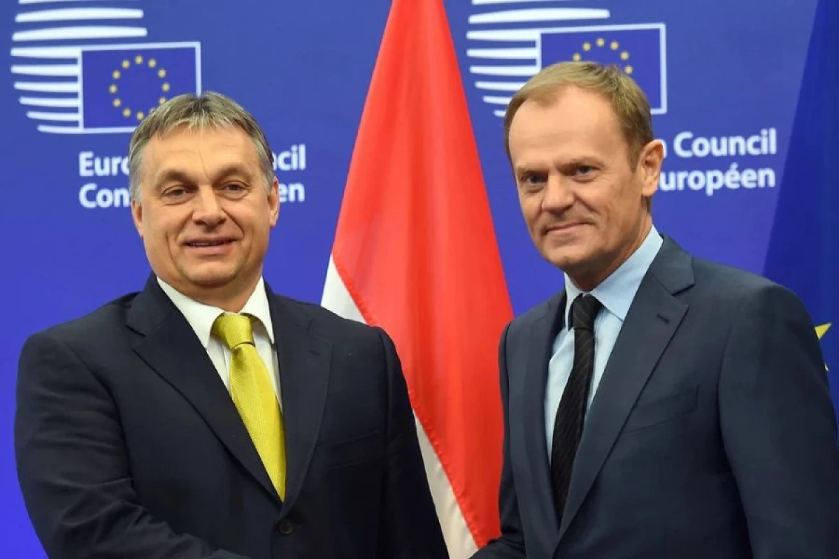 Tusk Orbanı Ukrayna ilə bağlı mövqeyinə görə tənqid etdi