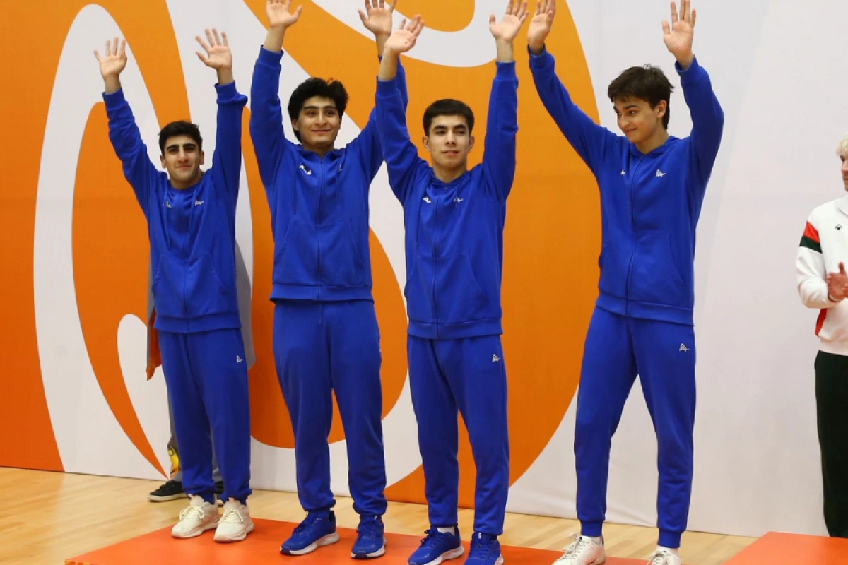 Batut gimnastikası üzrə Azərbaycan komandası gümüş medal qazandı