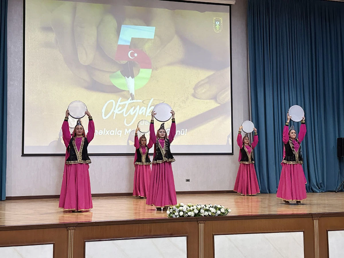 Xüsusi təyinatlı təhsil müəssisələrində Beynəlxalq Müəllimlər Günü qeyd olundu — 7