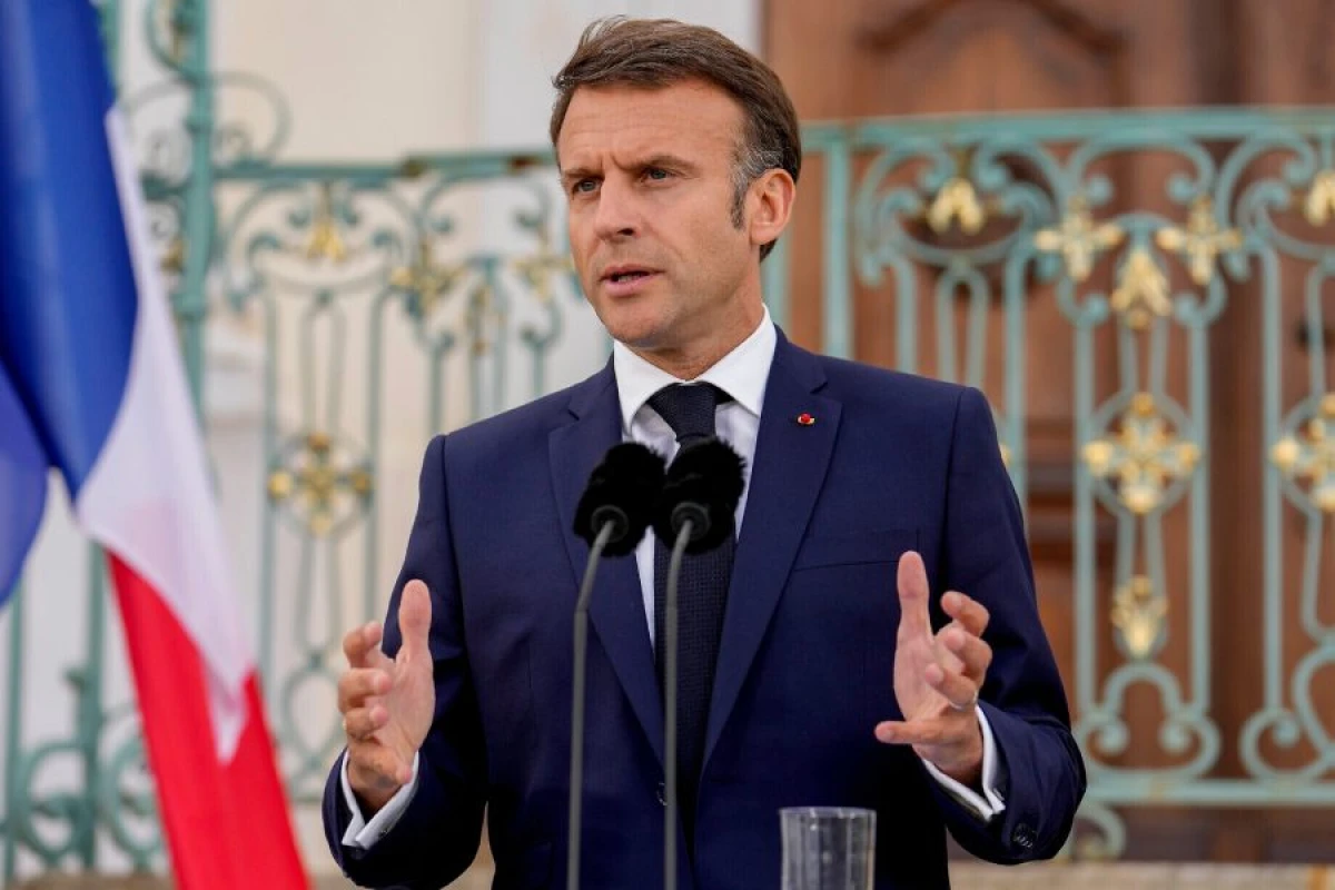 Makron yeni hökumətin qurulmasını tələb etdi