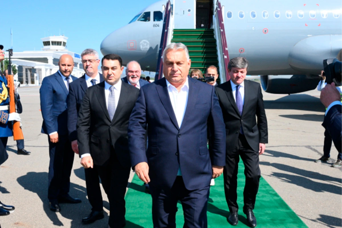 Viktor Orban Qəbələdə səfərdədir