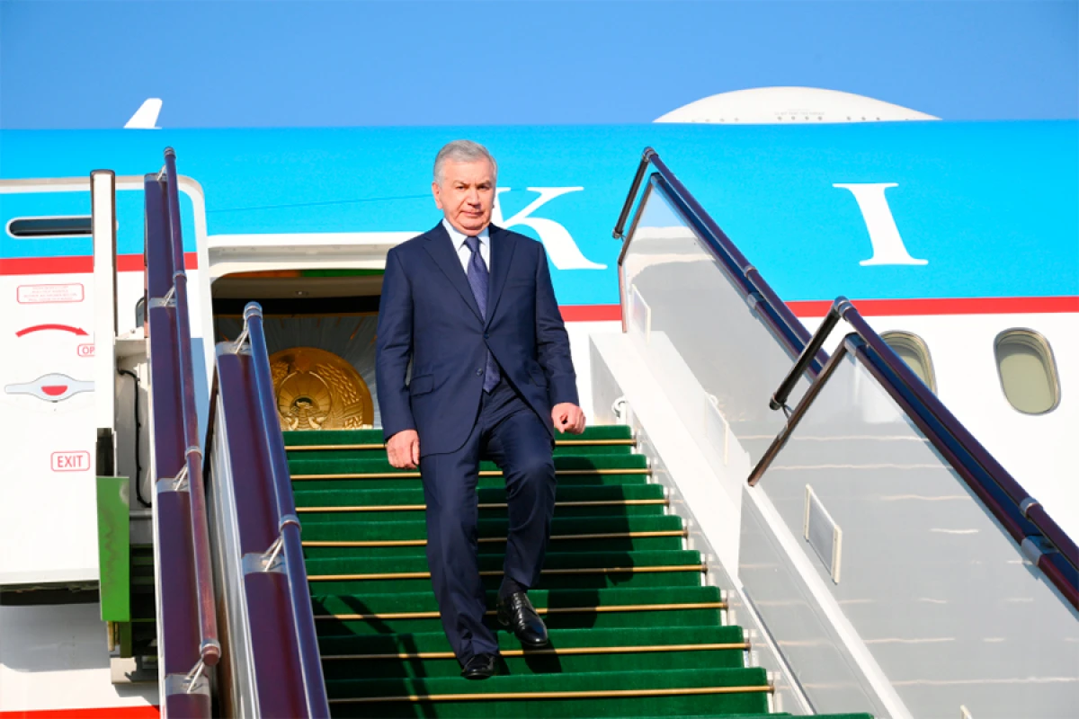 Şavkat Mirziyoyev Azərbaycanda səfərdədir