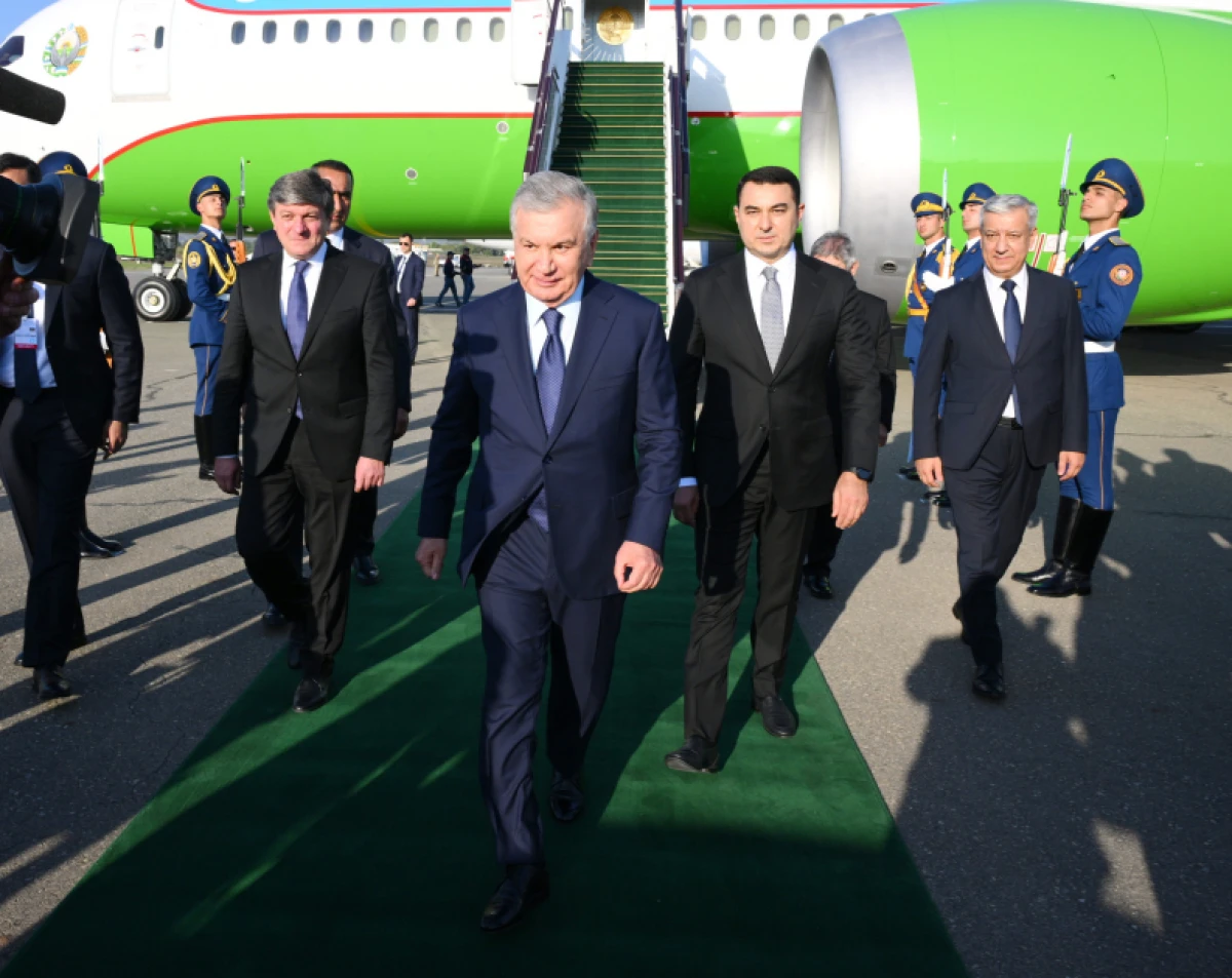 Şavkat Mirziyoyev Azərbaycanda səfərdədir — 1