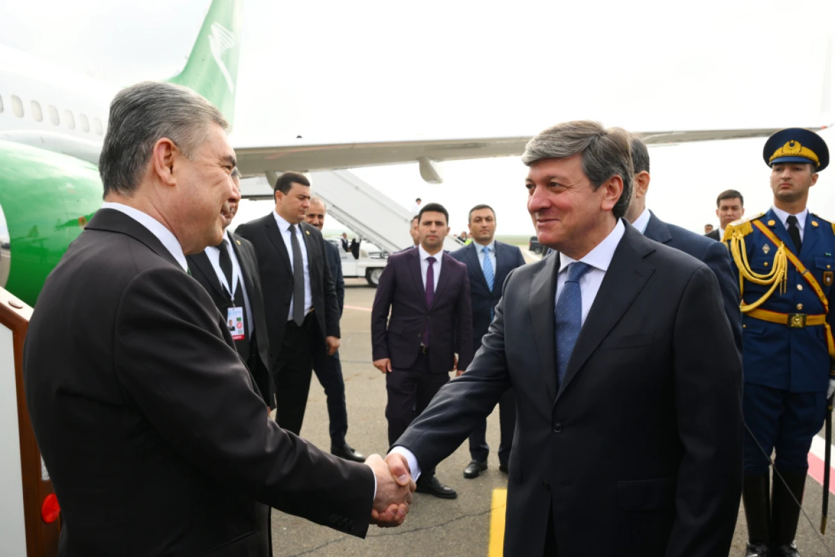 Qurbanqulu Berdiməhəmmədov Azərbaycana gəldi — 1