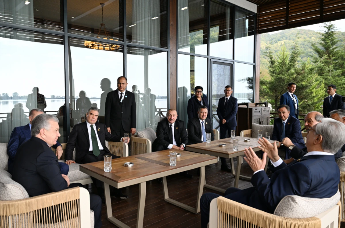 Qəbələdə TDT-nin Zirvə Görüşündə iştirak edən dövlət və hökumət başçılarının şərəfinə rəsmi nahar verildi — 1