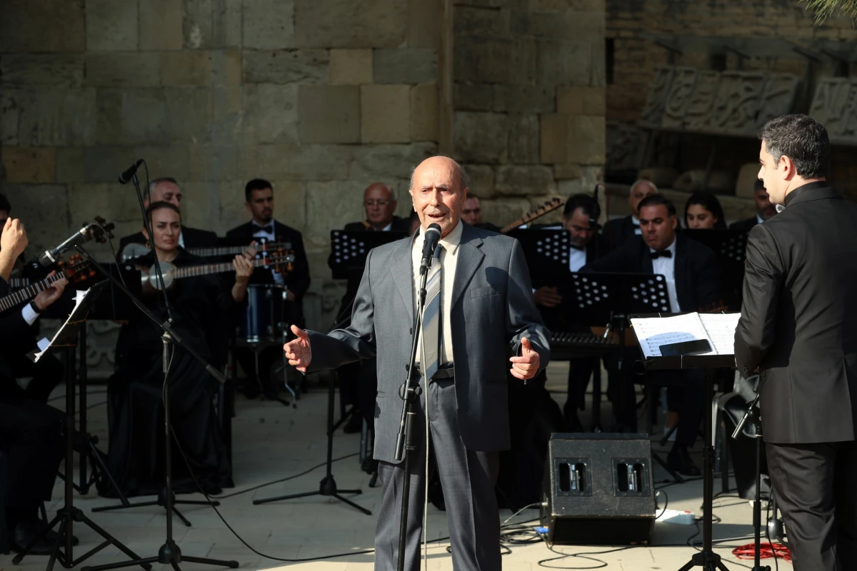 “Arşın mal alan” tamaşası nümayiş olundu — 5