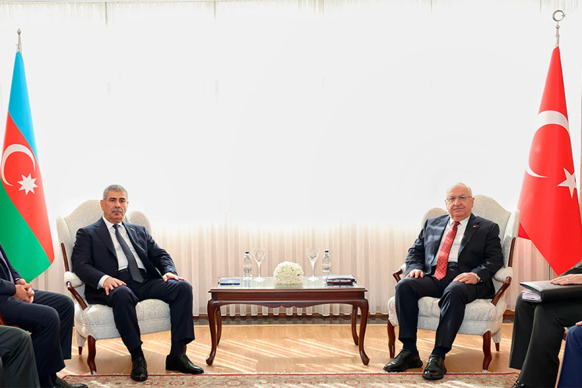 Azərbaycan və Türkiyə müdafiə nazirləri görüşdü