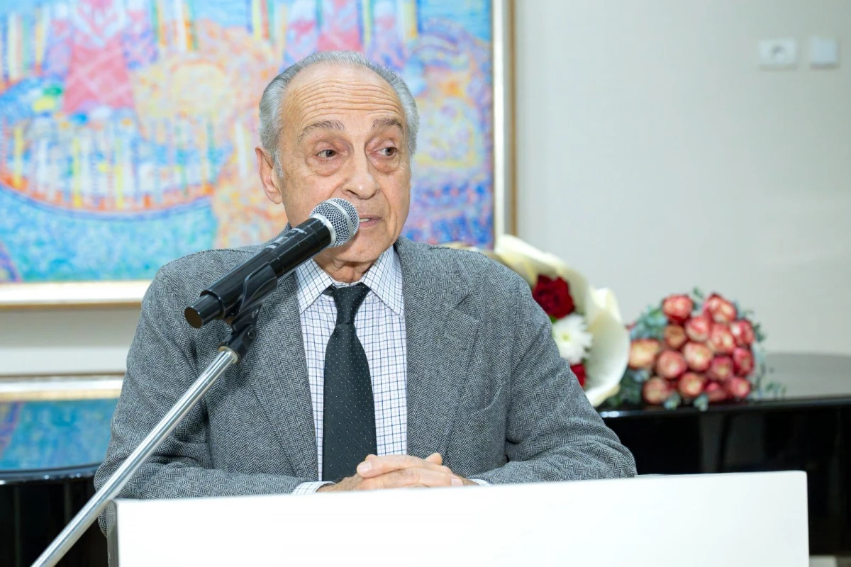 “Köhnə bakılı: həsrət və duyğular” adlı fərdi sərginin açılışı baş tutdu — 3