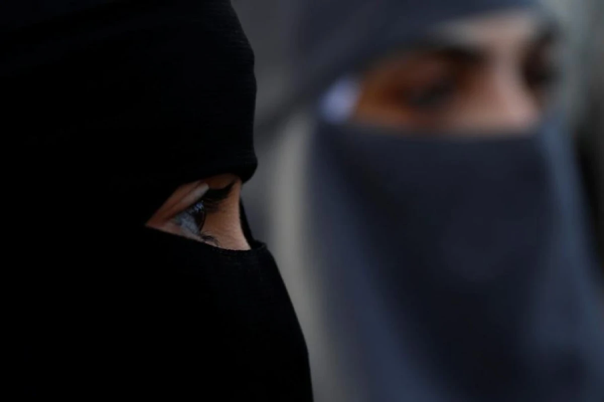 İtaliyada niqab geyinmək qadağan edilir