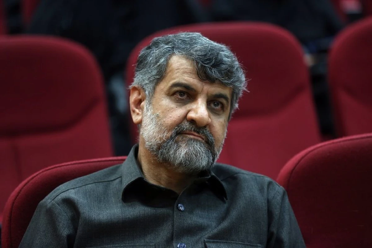 Mehdi Nasiri: "İran rəsmiləri xəstəxanalarda gecələyir"