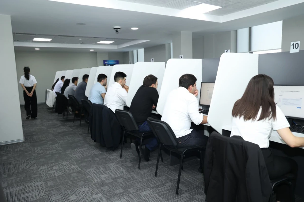 Prokurorluq orqanlarına qulluğa qəbulla bağlı test imtahanı keçirildi — 2