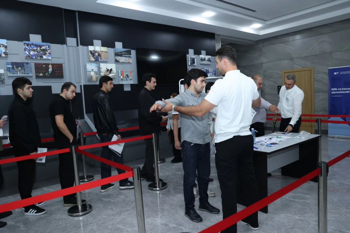 Prokurorluq orqanlarına qulluğa qəbulla bağlı test imtahanı keçirildi — 4