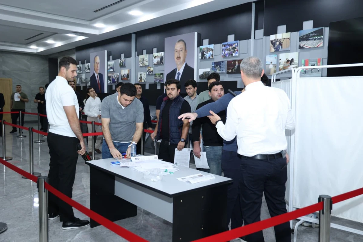 Prokurorluq orqanlarına qulluğa qəbulla bağlı test imtahanı keçirildi — 5