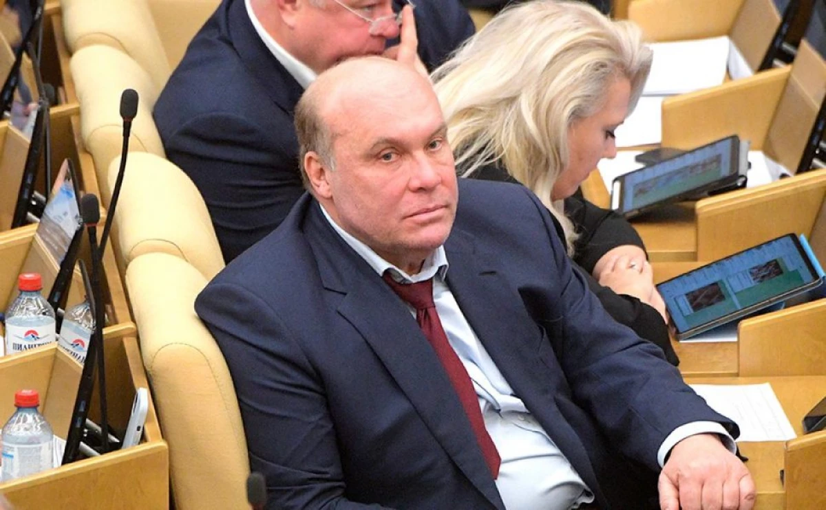 Moskva Boris Consona Ukraynaya qoşun yeritməyi məsləhət gördü