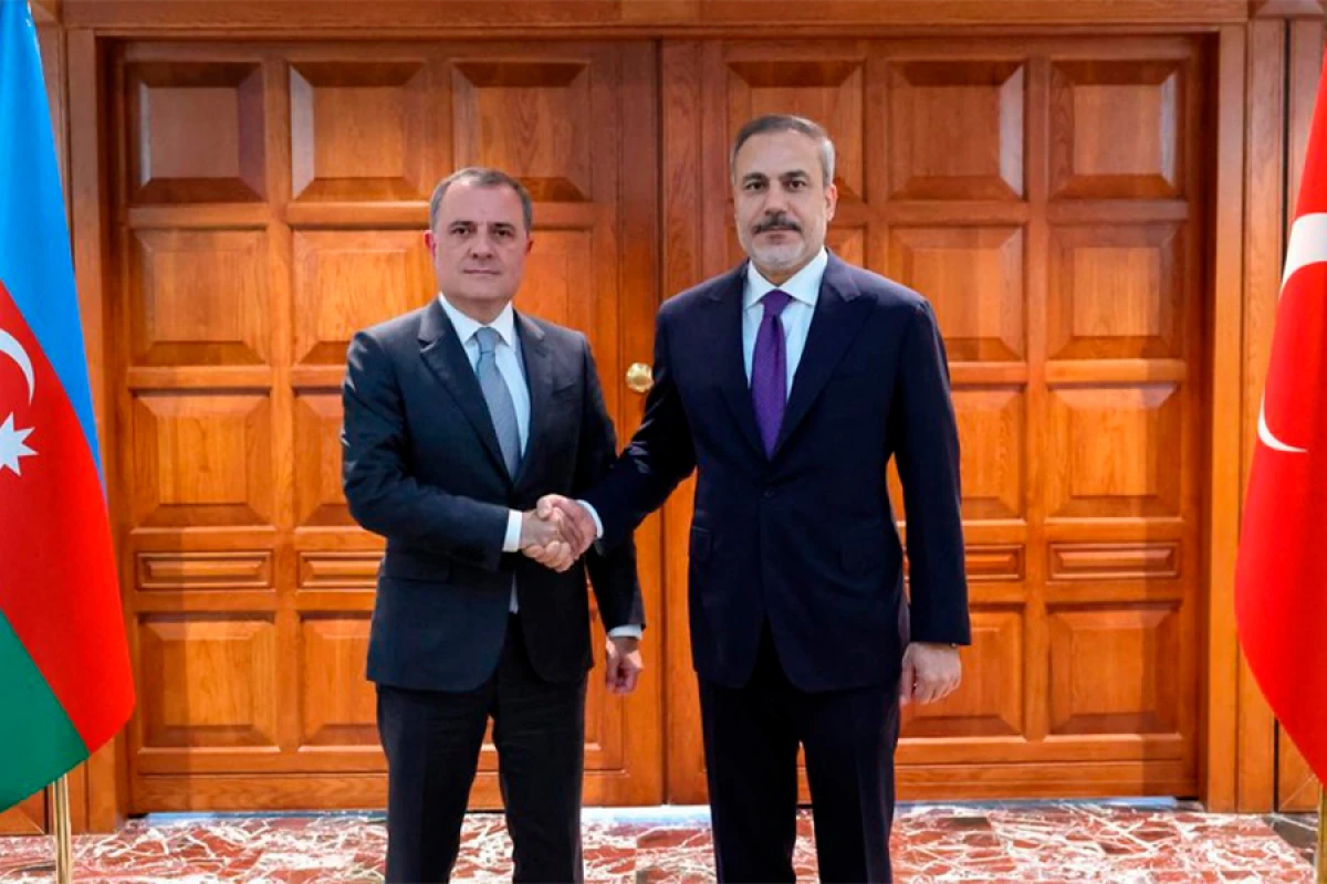 Azərbaycan və Türkiyə XİN başçıları Yaxın Şərqdəki vəziyyəti müzakirə etdi