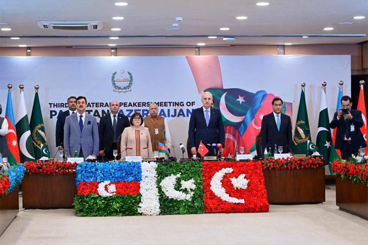 Azərbaycan-Pakistan-Türkiyə Parlament Sədrlərinin Üçüncü Üçtərəfli Görüşünün açılış mərasimi keçirildi