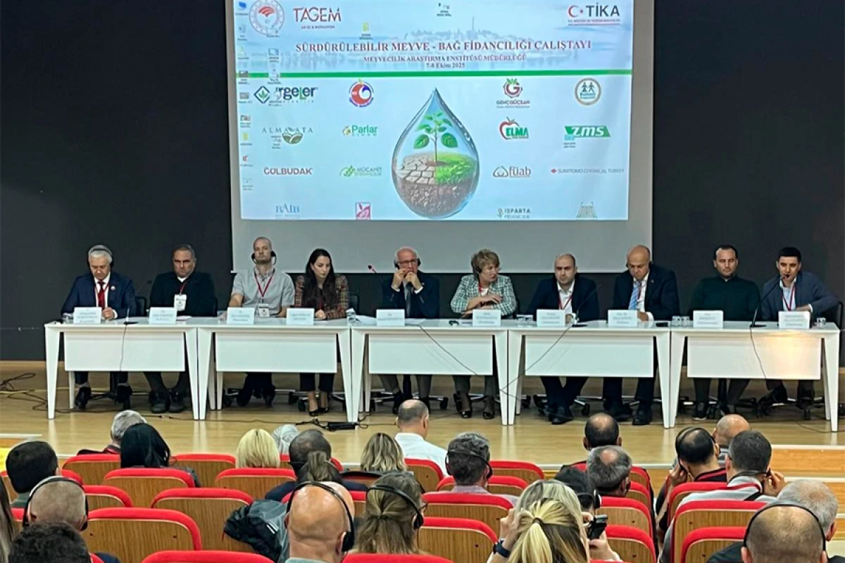 Azad Cəfərli Türkiyədə davamlı meyvə və üzüm tinglərinin istehsalı üzrə seminarda iştirak etdi