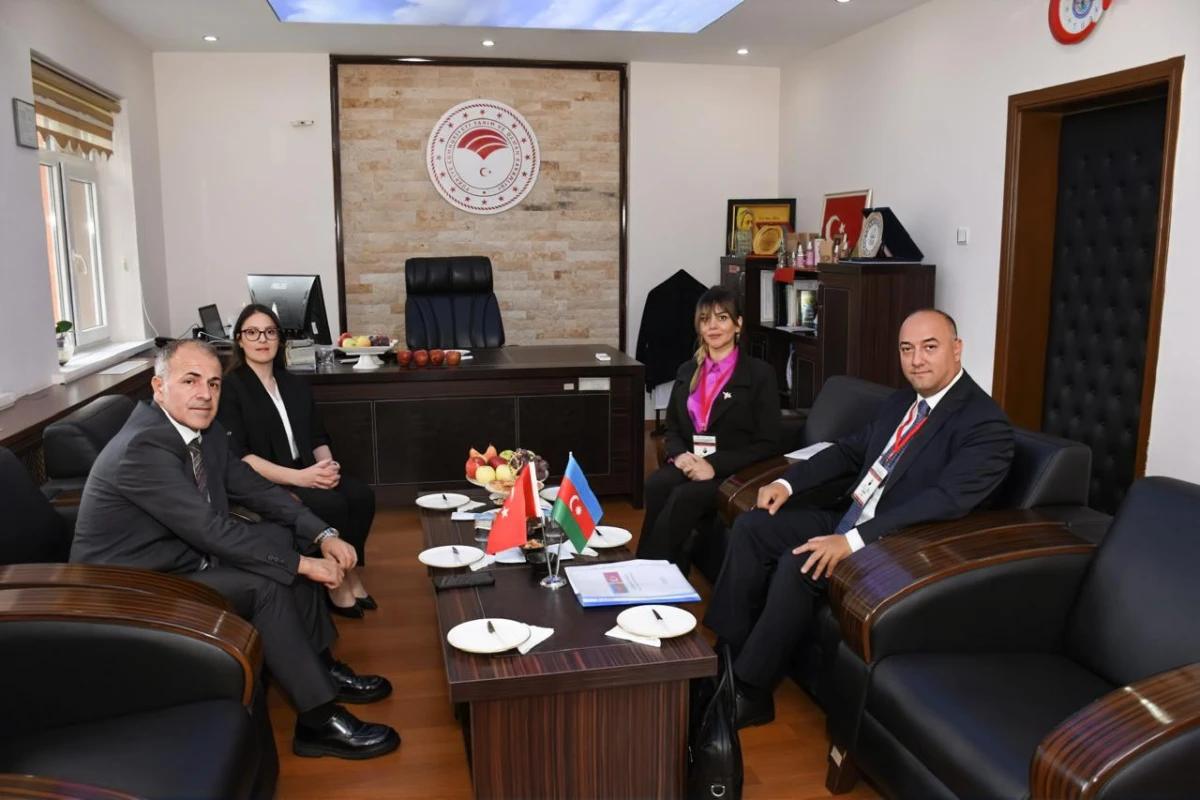 Azad Cəfərli Türkiyədə davamlı meyvə və üzüm tinglərinin istehsalı üzrə seminarda iştirak etdi — 1