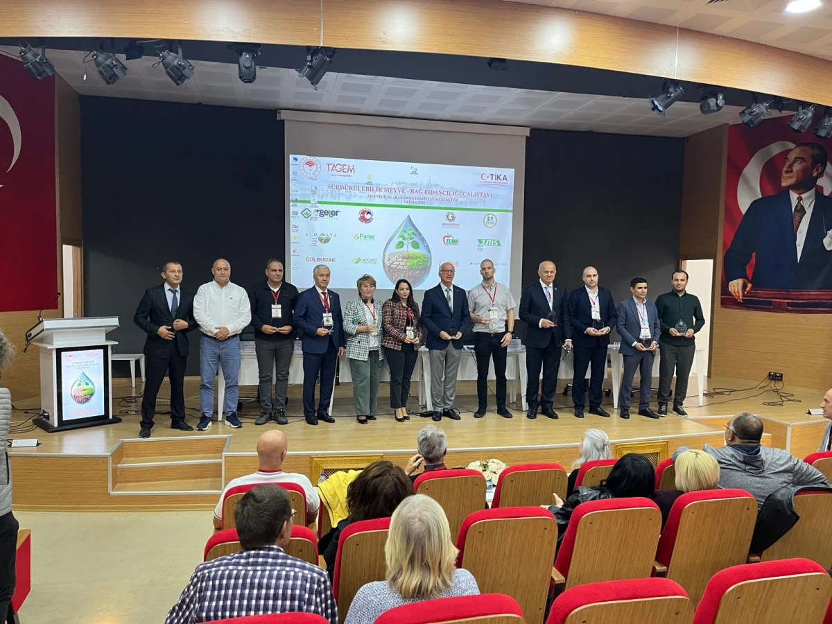 Azad Cəfərli Türkiyədə davamlı meyvə və üzüm tinglərinin istehsalı üzrə seminarda iştirak etdi — 3
