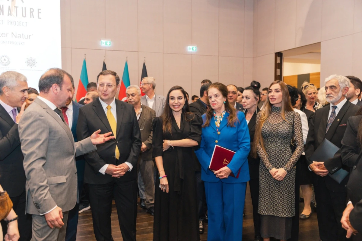 Berlində MAMA "Ana təbiət" beynəlxalq incəsənət sərgisinin açılışı oldu — 1