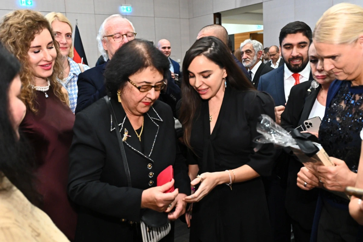 Berlində MAMA "Ana təbiət" beynəlxalq incəsənət sərgisinin açılışı oldu — 7
